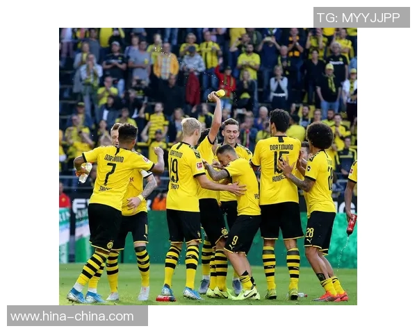 德甲焦点战：多特蒙德小胜切尔西红牌争议引发全场热议