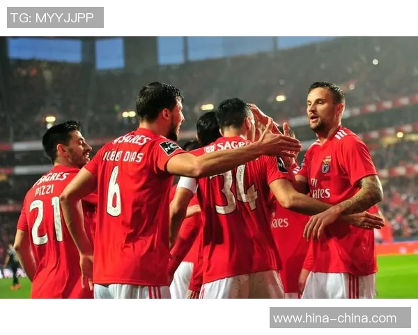 本菲卡逆袭马竞1-0晋级足总杯赛场瞬间引发热烈反响