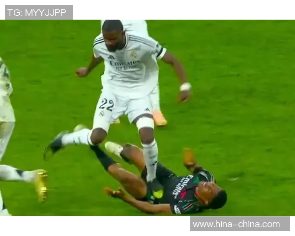 世界杯激战:那不勒斯与阿森纳2比2平局引发争议判罚全场沸腾 世界杯激战:那不勒斯与阿森纳2比2平局引发争议判罚全场沸腾