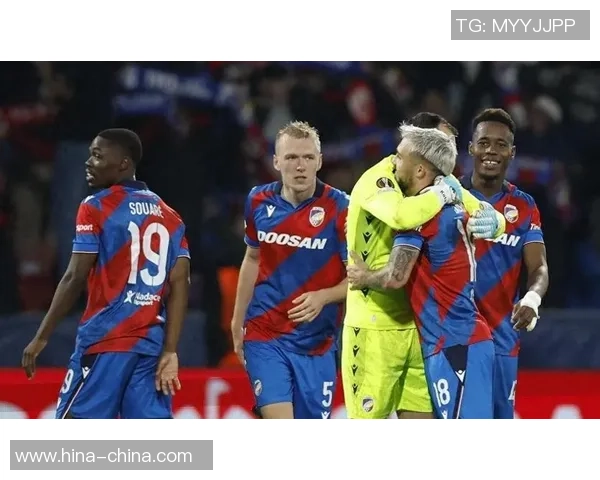 欧联杯激战巴萨主场3-0战胜里昂红牌争议引发全场热议 欧联杯激战巴萨主场3-0战胜里昂红牌争议引发全场热议